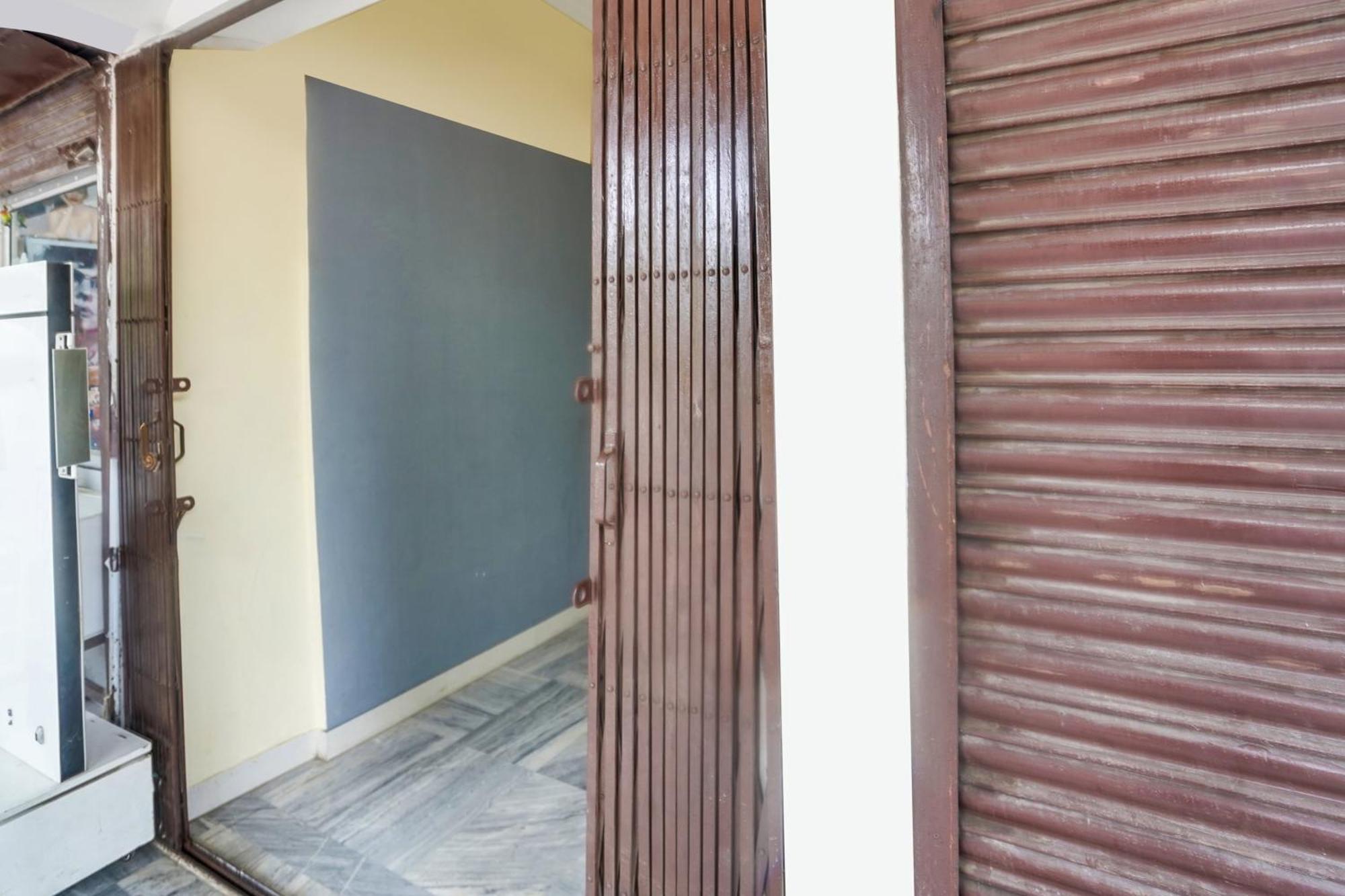 Super Collection O Rajapur Circuit House Hotell Allāhābād Junction Eksteriør bilde