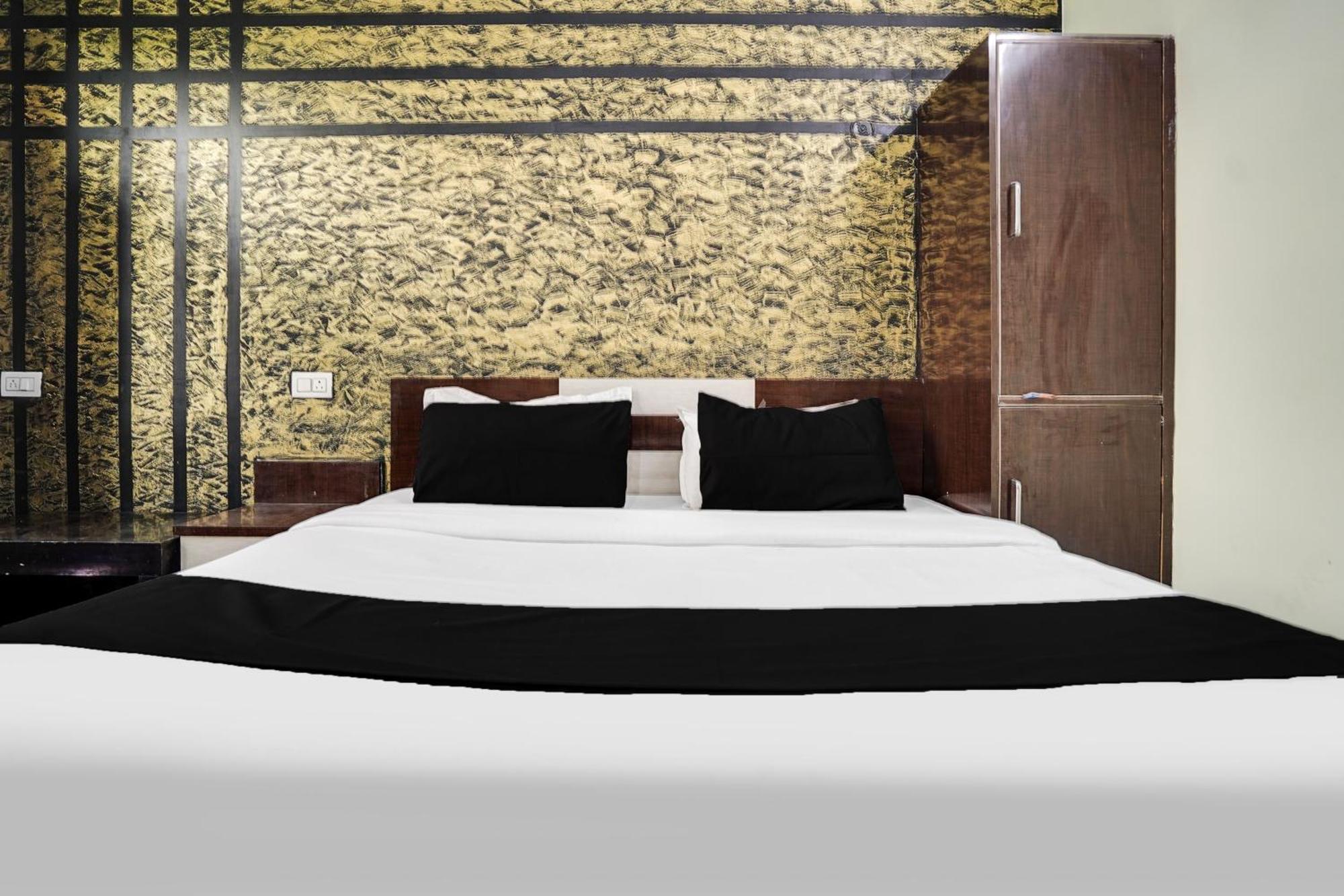 Super Collection O Rajapur Circuit House Hotell Allāhābād Junction Eksteriør bilde