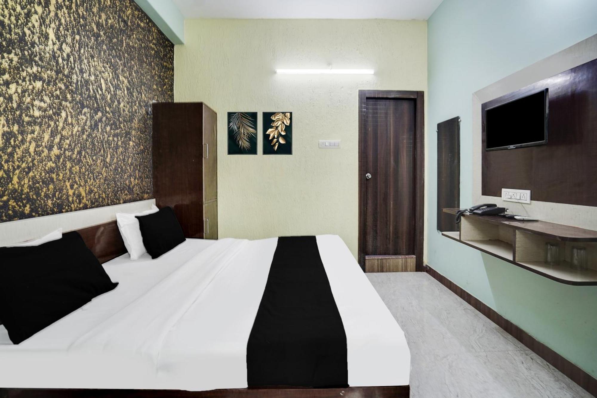 Super Collection O Rajapur Circuit House Hotell Allāhābād Junction Eksteriør bilde
