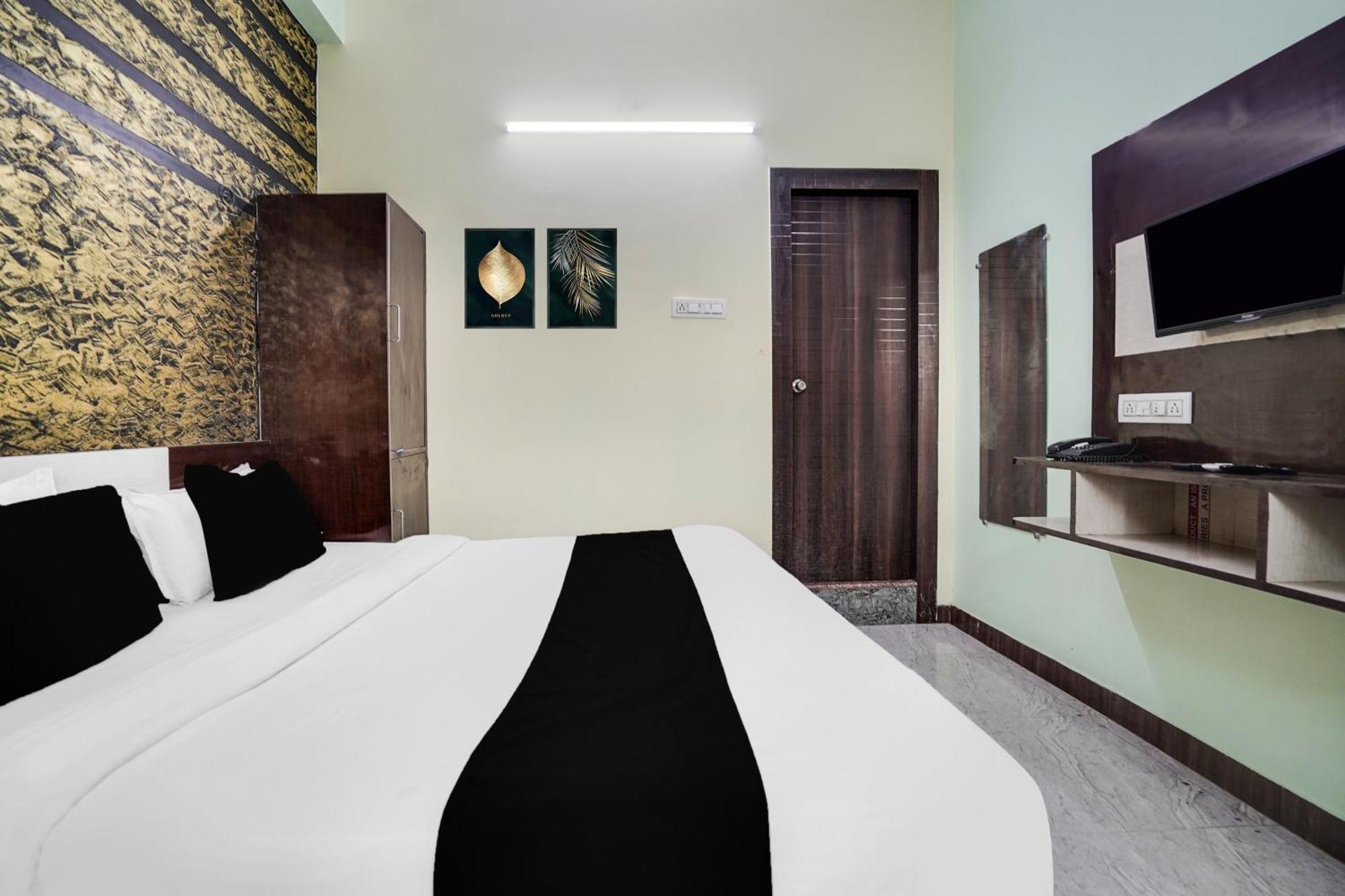 Super Collection O Rajapur Circuit House Hotell Allāhābād Junction Eksteriør bilde
