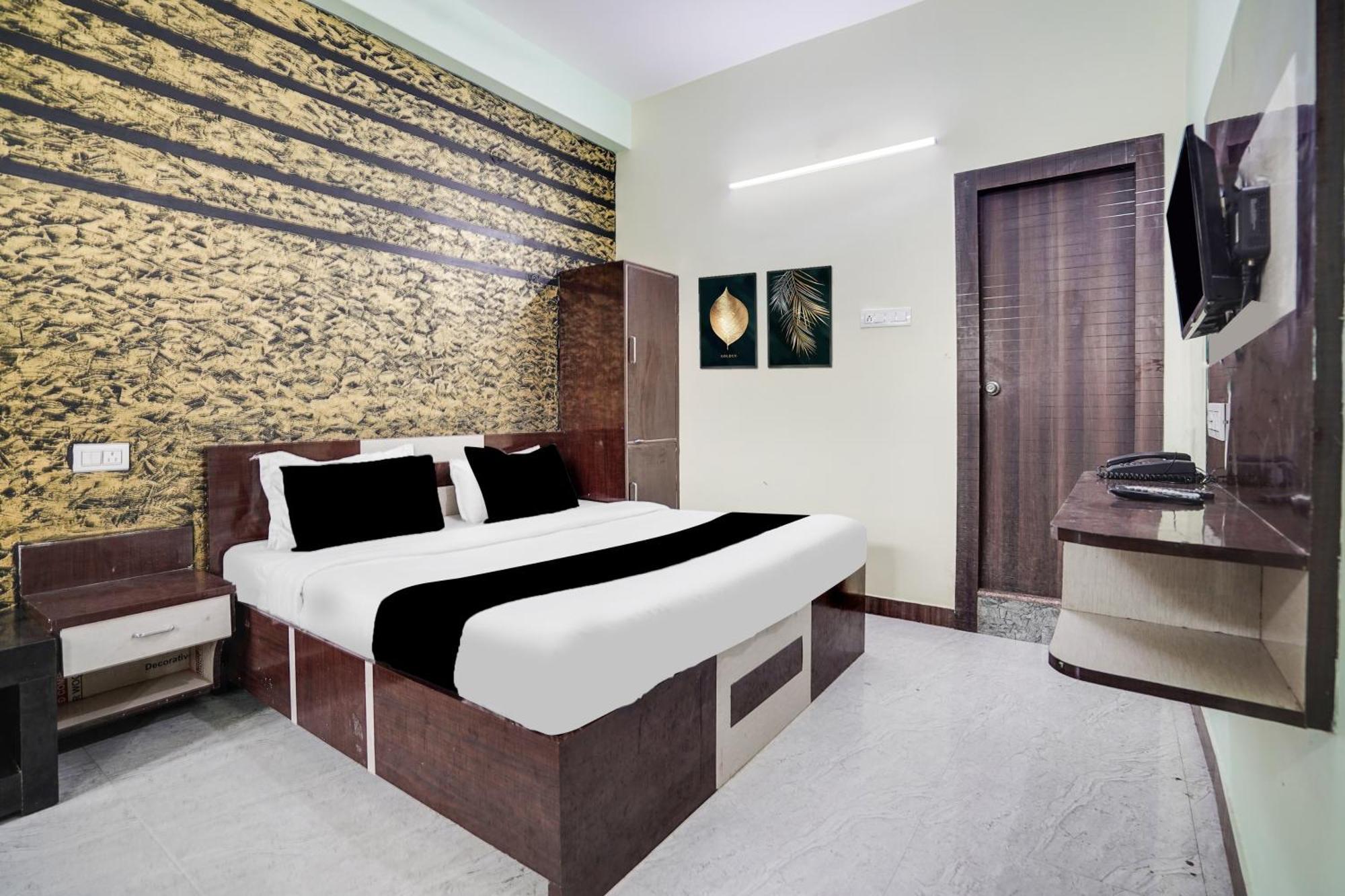 Super Collection O Rajapur Circuit House Hotell Allāhābād Junction Eksteriør bilde