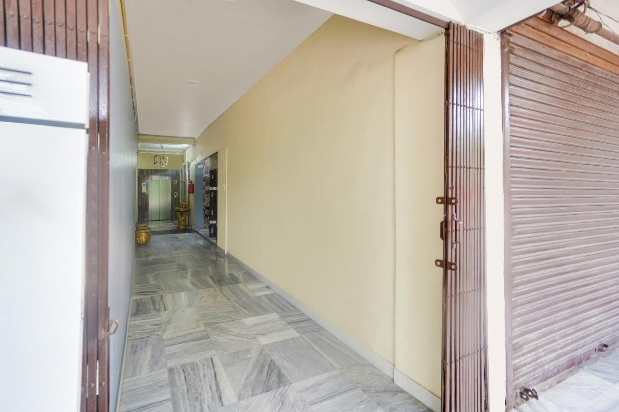 Super Collection O Rajapur Circuit House Hotell Allāhābād Junction Eksteriør bilde